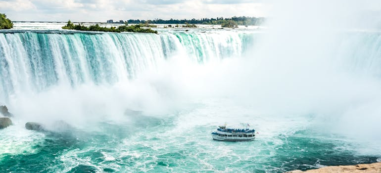 Niagara Waterfalls in the summer