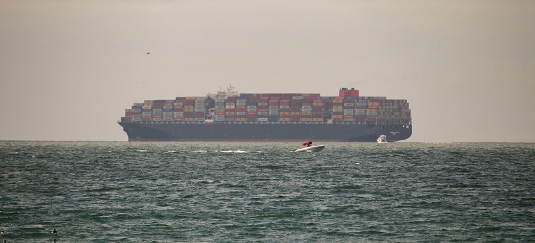 a boat shipping a vehicle from Canada to Florida
